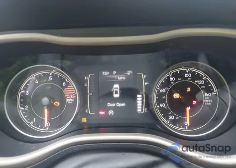 2017 Jeep Cherokee Latitude из США, поврежденный, VIN 1C4PJMCB6HW665879